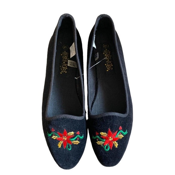 Tinsel Toes Shoes - 𝅺VINTAGE Tinsel Toes Black Velvet Poinsettia Embroidered Flats 8.5